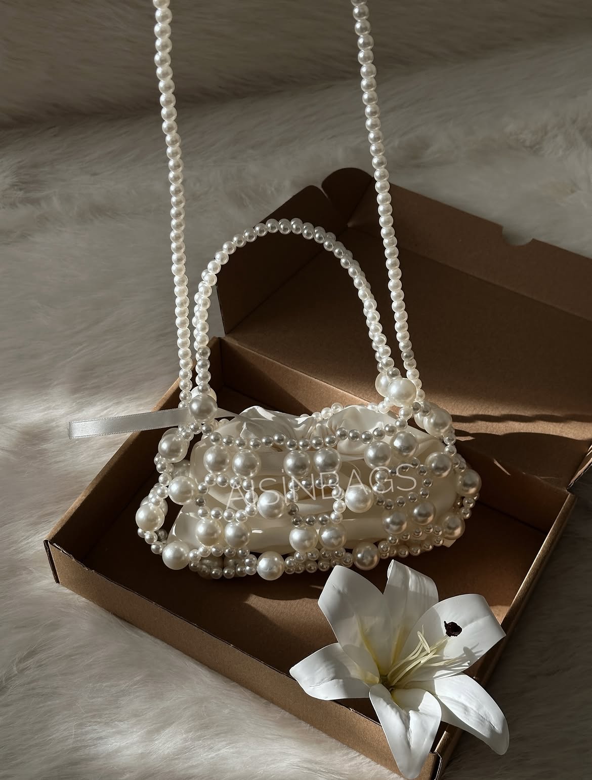 Aisin Pearl Bag
